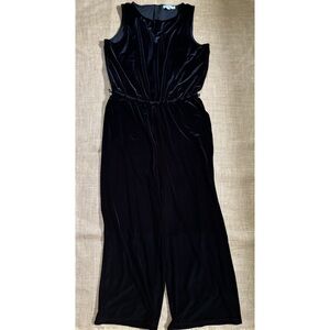 Chicos Black Velvet Sleeveless Jumpsuit Size Large Goth Core Whimsigoth Neutral